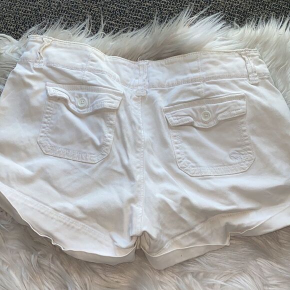 ✨Abercrombie & Fitch Chino Shorts✨ - Picture 3 of 7